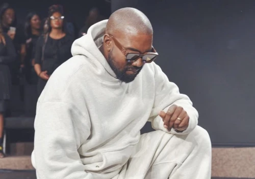 Kanye West wyprzedał klapki i ogłosił, że Yeezy to Apple w branży odzieżowej