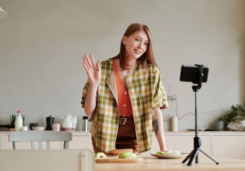 Wirtualni influencerzy w marketingu, czyli AI nie zastąpi autentycznego doświadczenia