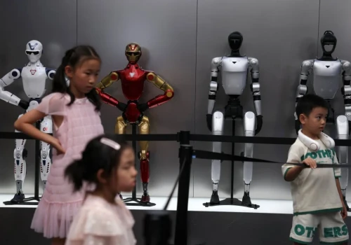 Unitree domyka IPO, AgiBot rusza Hong Kongu. Chińska robotyka humanoidalna szuka kapitału na wdrożenia