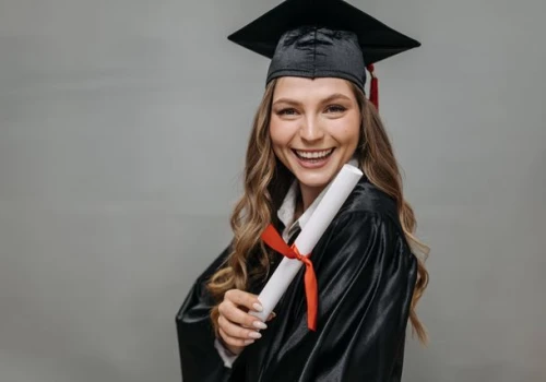 Dyplom, doświadczenie czy kompetencje? Co dziś decyduje o wartości pracownika?
