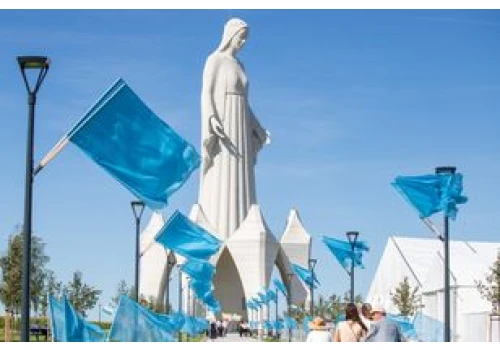 Gigantyczny pomnik Matki Boskiej. Za granicą piszą o wsi pod Toruniem