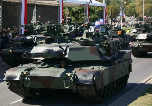 Polacy chcą zwiększenia wydatków na wojsko. Zaskakują wyniki wśród młodych