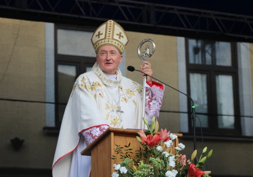 Biskup Jeż do pielgrzymów: 'Modlitwa i pielgrzymie utrudzenie wpływają twórczo na przemianę świata’