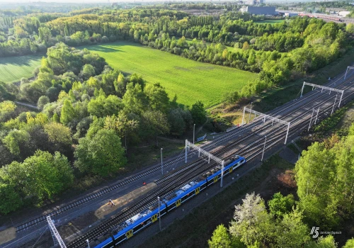 Rekordowe wakacje Kolei Śląskich. Coraz więcej rodzin i rowerzystów wybiera pociąg