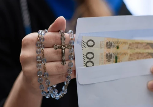 Jak Polacy handlują kościelnymi zaświadczeniami. Bierzmowanie za 250 zł, 