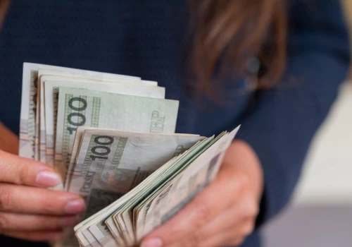 Wzięła 80 tys. zł pożyczki i wypłaciła oszczędności. Bank nie zareagował
