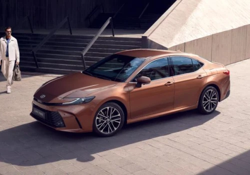 Poważna usterka Toyoty Camry. 655 tys. aut musi trafić do serwisu
