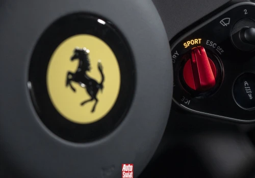 Pierwsze Ferrari Luce sprzedane za absurdalną kwotę. Wbrew pozorom to świetna wiadomość