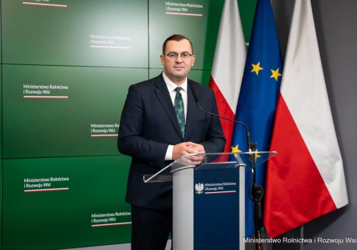 Minister Krajewski zapewnia: Rolnik ma pierwszeństwo na wsi. Koniec skarg mieszczuch…