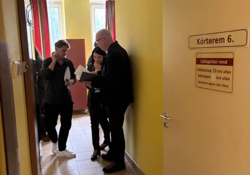 Samolot z rannymi pielgrzymami wyląduje w Rzeszowie. Ponad 20 poszkodowanych wraca z Węgier do Polski