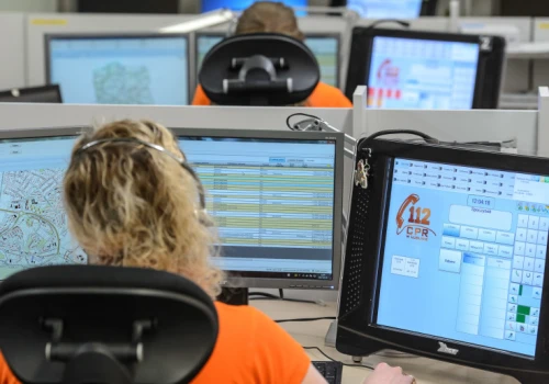 150 telefonów na dyżur i puste stanowiska. „Możemy nie wiedzieć, że ktoś potrzebuje karetki”