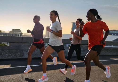 ASICS prezentuje kolekcję RISE & SHINE oraz nowy model SONICBLAST 2