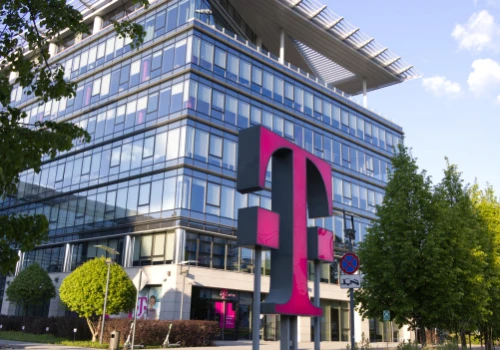 Deutsche Telekom przejmuje polskiego operatora Fiberhost i INEA za ok. 1 mld euro