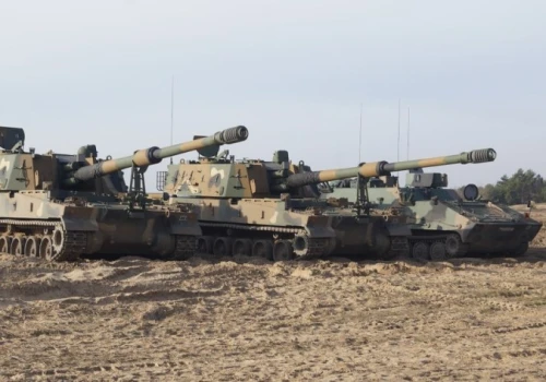 Cztery podmioty zainteresowane dostawą technicznych środków materiałowych do Homar-K oraz K9 Thunder