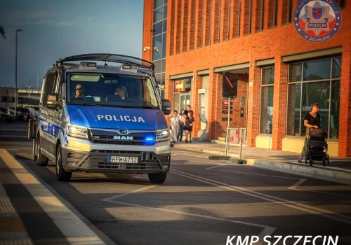 15 zatrzymanych, 10 poszukiwanych i setki wykroczeń. Policja podsumowała trzy dni Żagli 2026