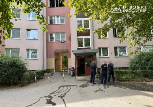 Dwie osoby poszkodowane w pożarze mieszkania. Jedna w stanie krytycznym