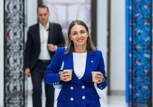 Gajewska wbija szpilę Nawrockiemu po wpadce z Monte Cassino. Pokazała zdjęcia z Indii