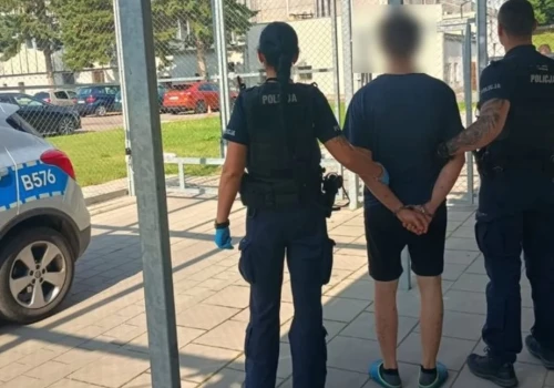 21-latek ukradł Opla, a później sam zadzwonił na policję