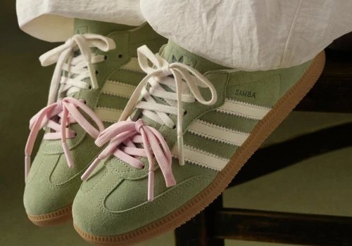 Najmodniejsze sneakersy adidas trafiły na wyprzedaż w CCC. Wyprzedają się w mig