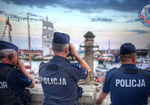 To były bezpieczne Żagle. Policjanci czuwali z lądu, wody i powietrza