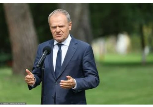 Nocna zmiana na stacjach. Premier zabrał głos