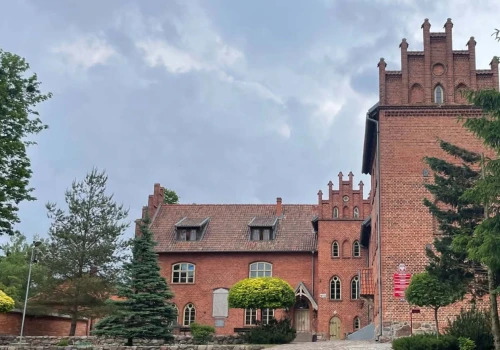 Krzyżacki zamek znów zatętni życiem. Od września wracają tam lekcje