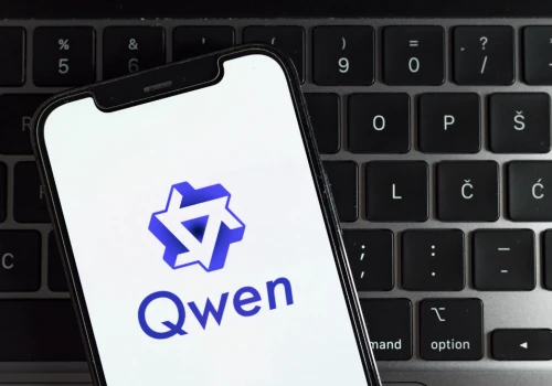Alibaba odpowiada Mecie. Nowy Qwen ma działać na zwykłym laptopie