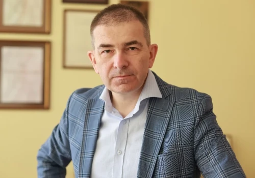 Zarobił prawie pół miliona brutto. Rada proponuje jeszcze przyznać mu nagrodę