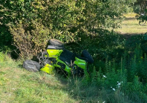 Groźny wypadek na quadzie. Mężczyzna z urazem kręgosłupa trafił do szpitala śmigłowcem LPR