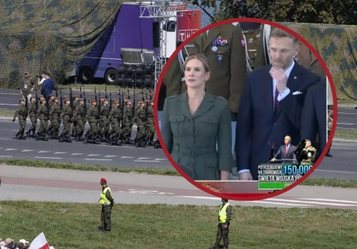 Przyjrzeli się zachowaniu Boguckiego w czasie defilady. Ten odpowiada, co wziął do u…