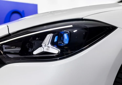 Nowy Mercedes Klasy C (2026) niszczy system. Cena, silniki i ten zasięg hybrydy to hit
