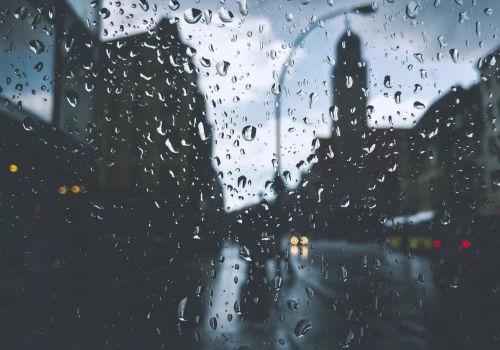 Koniec spokojnego lata. Meteorolodzy biją na alarm, nawalne deszcze i widmo podtopień