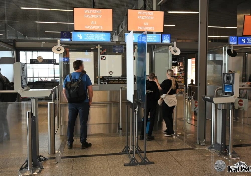 Awantury na krakowskim lotnisku. Polak zachowywał się agresywnie, Ukrainka nie chciała zapłacić