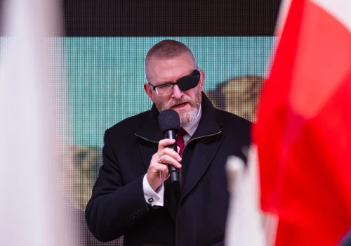 Desperacja Kaczyńskiego? „Braun to problem prawicy, prezes nie powinien negocjować”