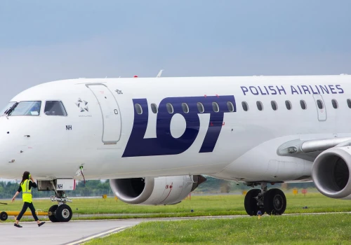 LOT pod lupą Państwowej Inspekcji Pracy. Inspektorzy mają zastrzeżenia do umów. Kary mogą być wysokie