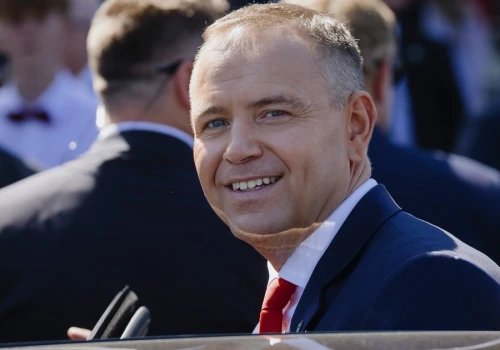 Karol Nawrocki robi w swojej rezydencji imprezę na tysiąc osób. 