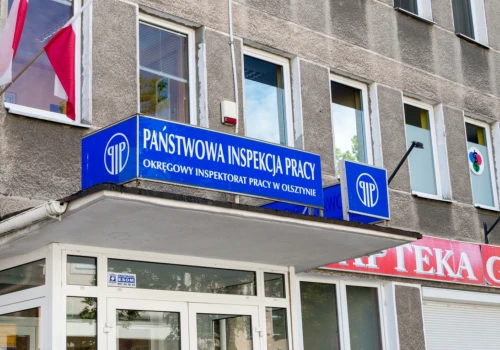 Inspekcja pracy weszła do PLL LOT. Sprawdzi umowy B2B