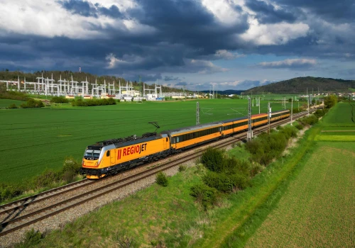 RegioJet szykuje 4 nowe trasy z Polski. Żółte pociągi pojadą w Alpy i nad Adriatyk!