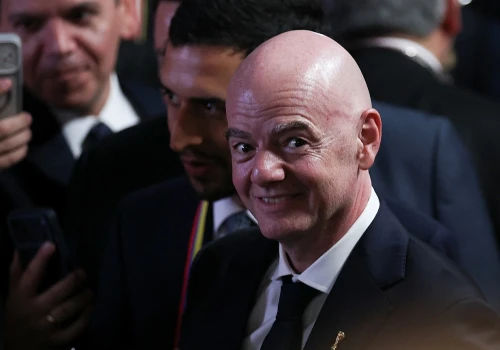 Infantino ma asa w rękawie. Zdrada w UEFA
