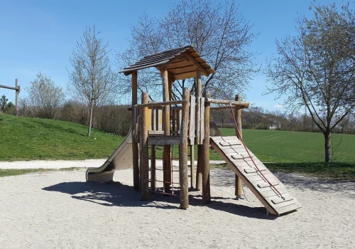 Drogi plac zabaw
