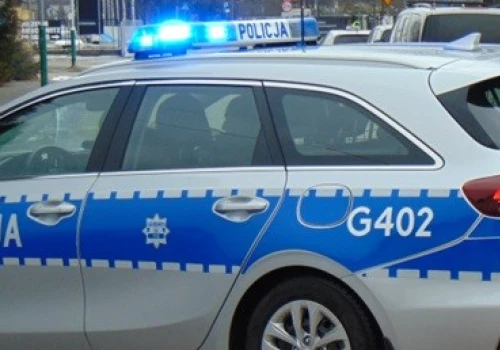 Pijana kobieta ciągnęła psa za samochodem. Miała prawie 3 promile