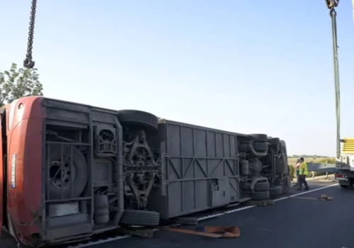 „To jest obrzydliwe”. Oszuści dzwonią do rodzin ofiar wypadku polskiego autokaru na Węgrzech