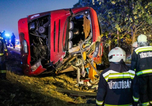 Wypadek autokaru na Węgrzech. Jest decyzja ws. aresztu dla kierowcy
