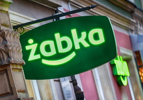 Kanadyjczycy chcą przejąć Żabkę. Padły terminy, analityk stawia sprawę jasno