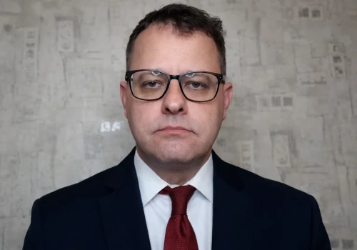 Skąd Romanowski ma pieniądze na ucieczkę? Od Orbána. Węgrzy ujawniają