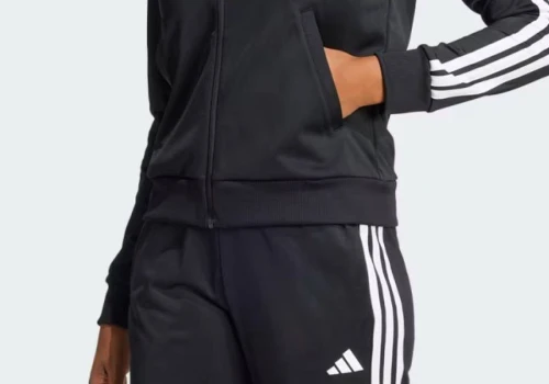 Polki oszalały na punkcie tych kompletów dresowych Adidas. Wygodne jak piżama