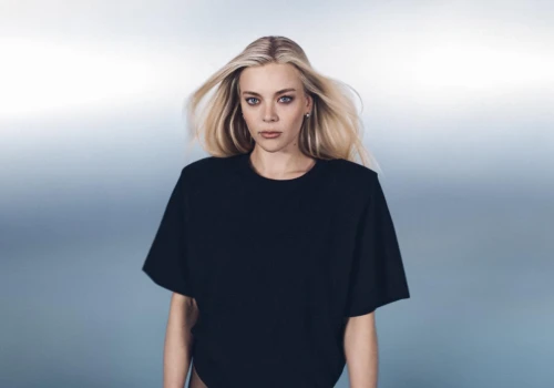 Becky Hill: „Ta branża potrafi być naprawdę brutalna”. O presji, pewności siebie i nowej płycie