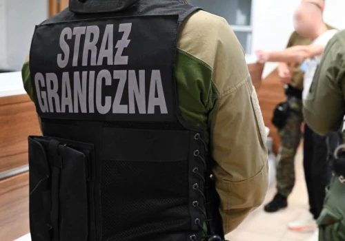 Ukrainka nie chciała płacić za nadbagaż, więc siłą wbiegła na płytę lotniska w Krakowie. Interweniowała Straż Graniczna