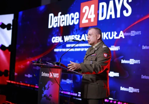 Polska i Ukraina wzmacniają współpracę wojskową. Rozmowa generałów Kukuły i Drapatego