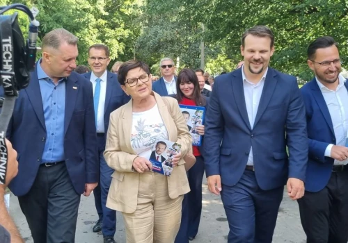 Drewnicki pokazał swoją drużynę. Szydło, Czarnek i Adamczyk ruszyli z nim w Mistrzejowice